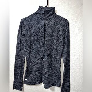 Lululemon turtleneck shirt/sweater gray size 6